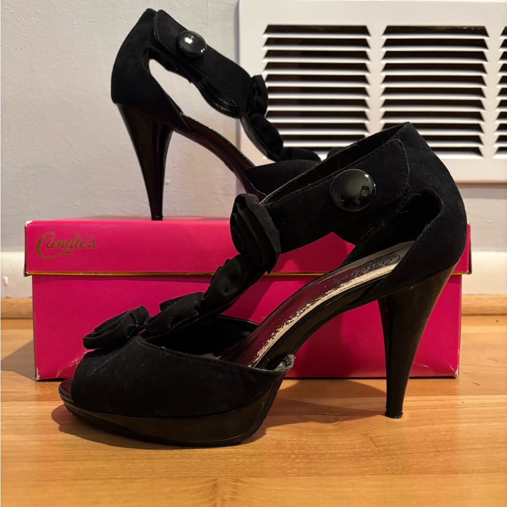 Candie's Elegant Black Heels with Button Detail